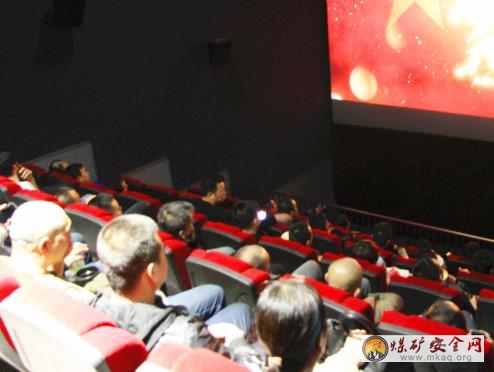 天業(yè)鑫源運(yùn)輸公司干部員工觀看“歷害了 我的國(guó)”呼出百姓心聲