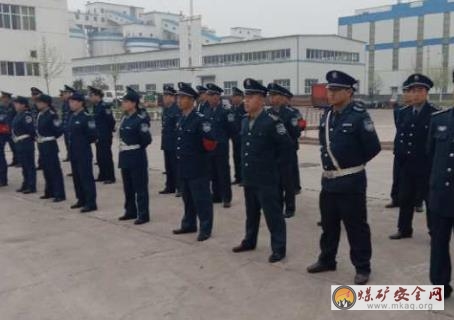 潞安集團(tuán)李村煤礦開(kāi)展軍事訓(xùn)練、提高隊(duì)伍素質(zhì)