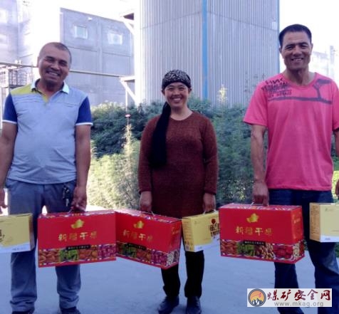 天業(yè)電石產(chǎn)業(yè)天偉電石基層工會(huì)走訪慰問(wèn)穆斯林員工家庭