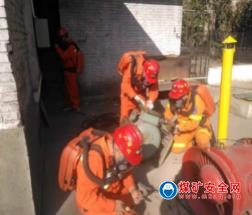 把賽場(chǎng)當(dāng)戰(zhàn)場(chǎng)，踐行救護(hù)使命   ——朔州煤電公司礦山救護(hù)中隊(duì)救援技術(shù)競(jìng)賽側(cè)記