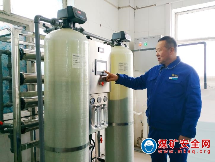 新疆天業(yè)天辰化工廠在職工食堂投用反滲透純水設(shè)備