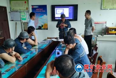 淄礦集團(tuán)唐口煤業(yè)：自救器佩用“人人會(huì)”