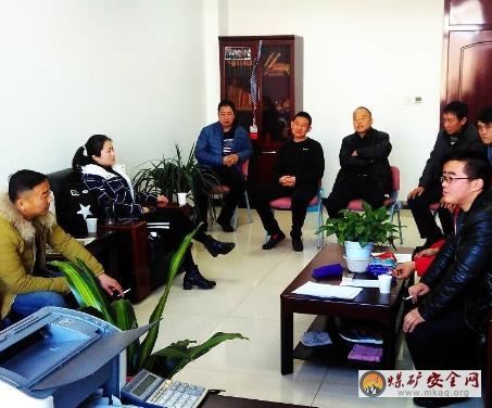 基層黨支部召開黨的十九大精神學(xué)習(xí)會 宣講十九大精神