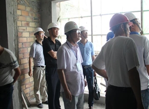 中煤三建三十三處阜陽古泉新村項目部順利通過市質(zhì)量標(biāo)準(zhǔn)化工地復(fù)審驗收