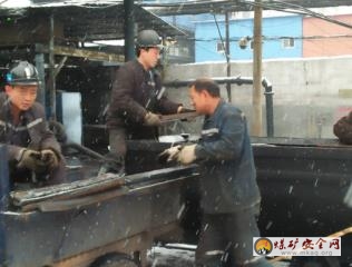 雪中裝料保供應(yīng)