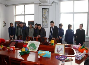 兗礦集團(tuán)興隆莊礦通防工區(qū)女工“巧手展工藝”