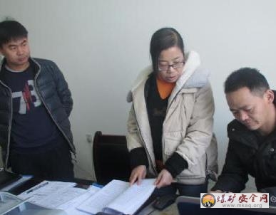 新疆兵團(tuán)一師塔河礦業(yè)紀(jì)檢監(jiān)察部下基層檢查指導(dǎo)工作