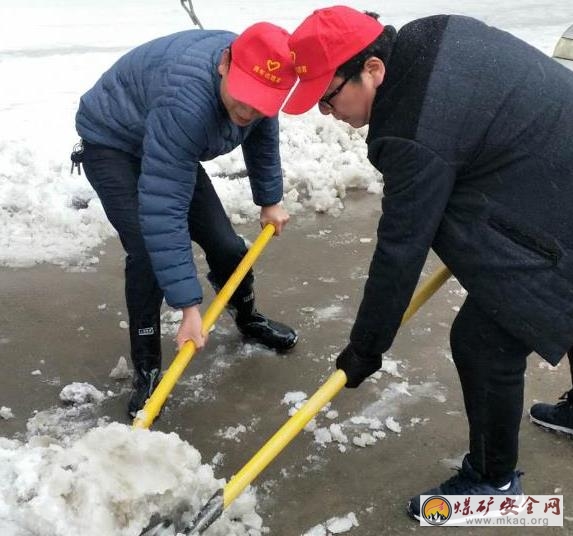 廬江團縣委積極開展志愿服務應對雨雪冰凍天氣