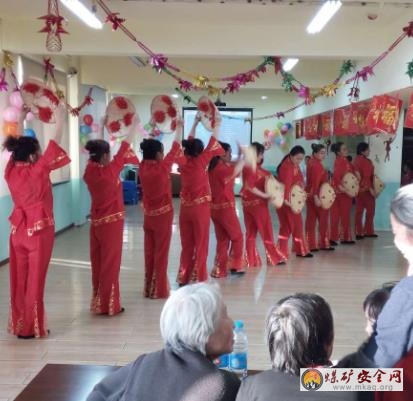 新春聯(lián)歡會 溫暖鄰里情