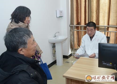 西山煤電總醫(yī)院新設(shè)藥學(xué)門診:教你吃藥,避免不良反應(yīng)