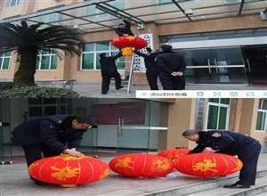 張燈結(jié)彩迎新年 喜氣洋洋祈平安