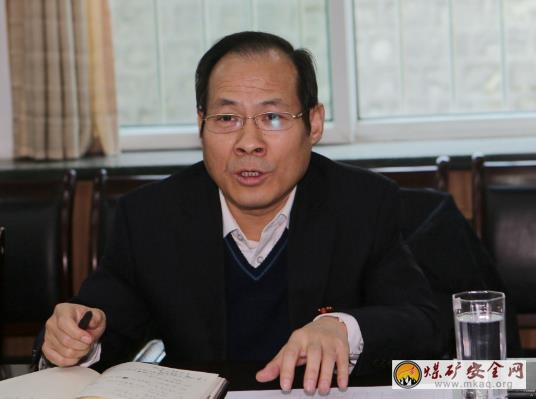 銅川礦業(yè)公司黨委書記、執(zhí)行董事王蓬深入下石節(jié)煤礦調(diào)研指導(dǎo)工作