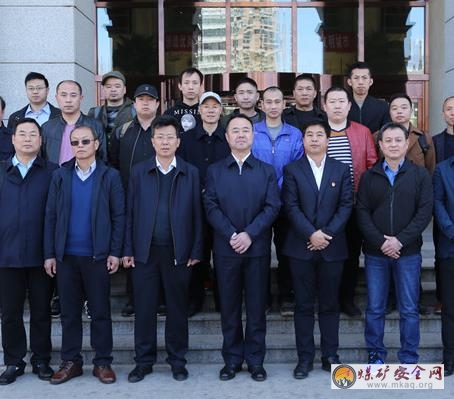 西山煤電為第二批16名赴杭創(chuàng)業(yè)職工舉行歡送儀式