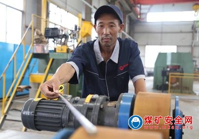 山東能源重裝集團(tuán)魯南裝備公司：車間質(zhì)量負(fù)責(zé)人上崗  為過程監(jiān)督再加碼
