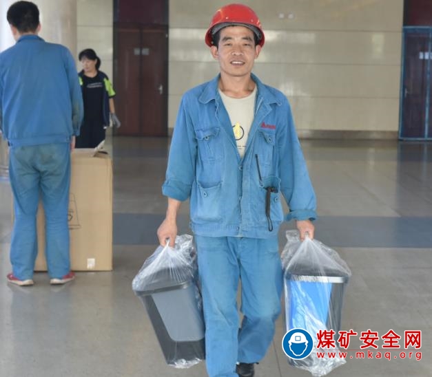潞安集團李村煤礦：分類垃圾桶 引領(lǐng)“新時尚”