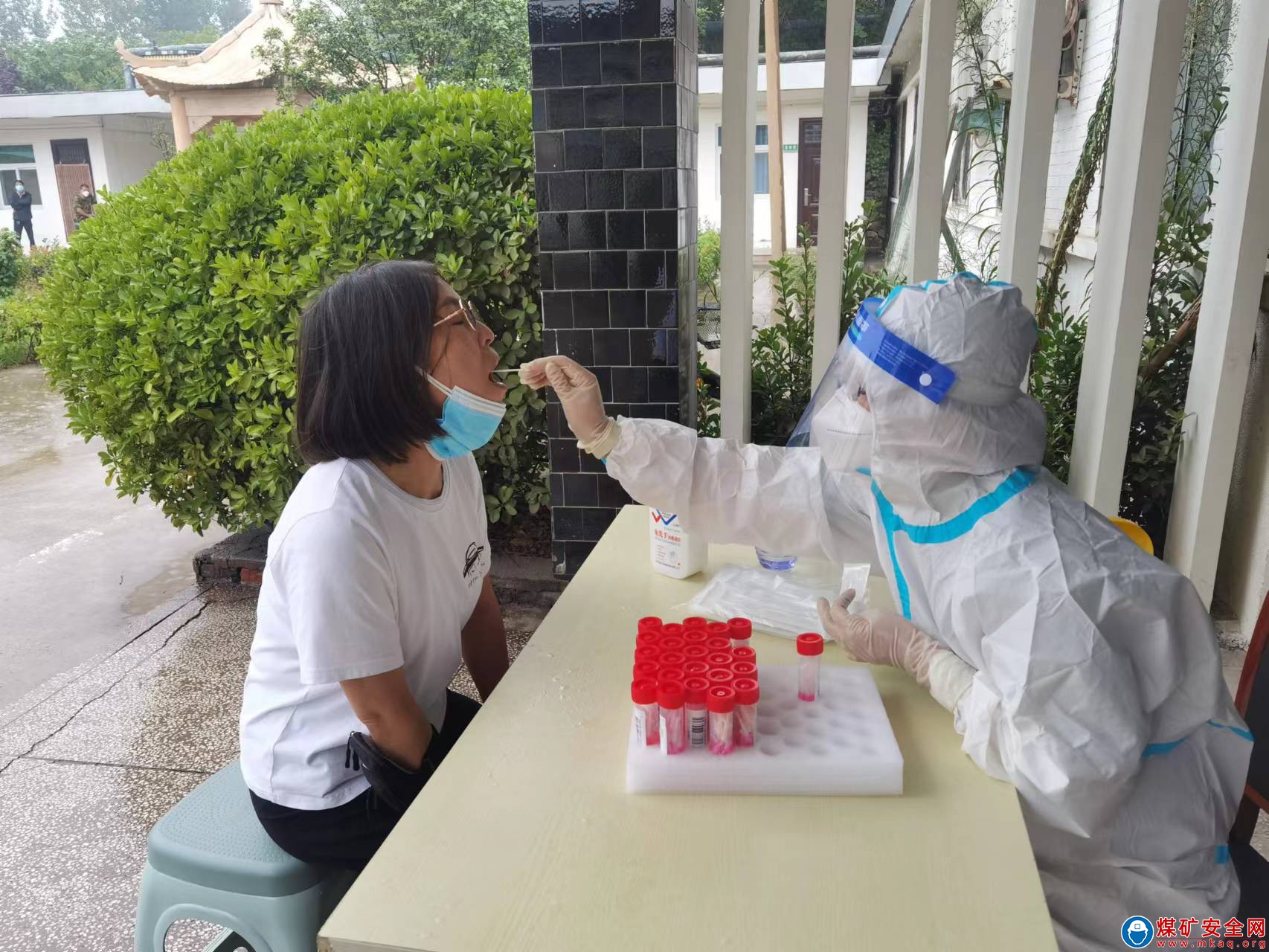 河南能源義煤集團(tuán)石壕煤礦：連續(xù)作戰(zhàn) 筑牢屏障