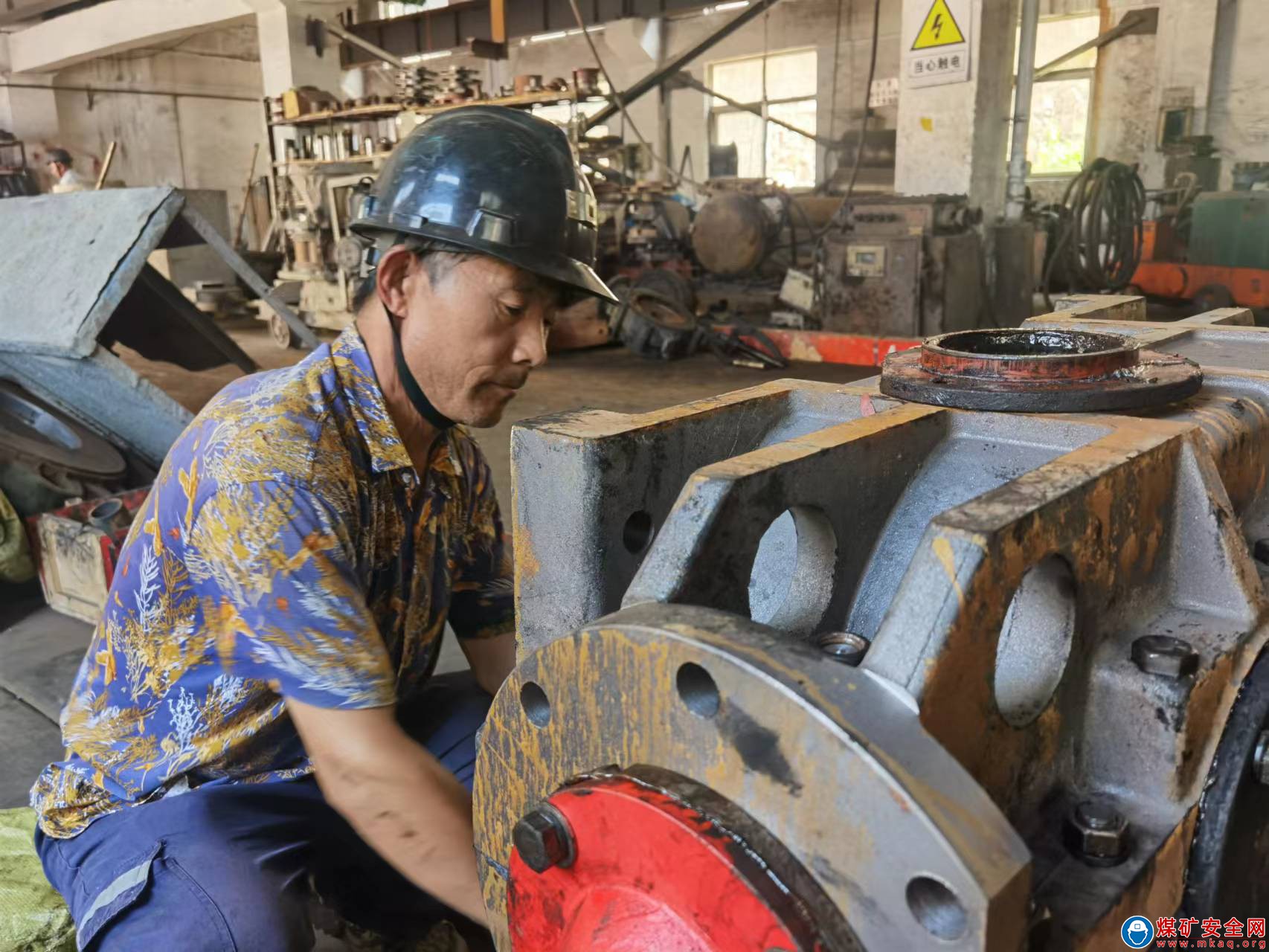 河南能源義煤集團(tuán)石壕煤礦：圍繞中心工作 實現(xiàn)雙向提升