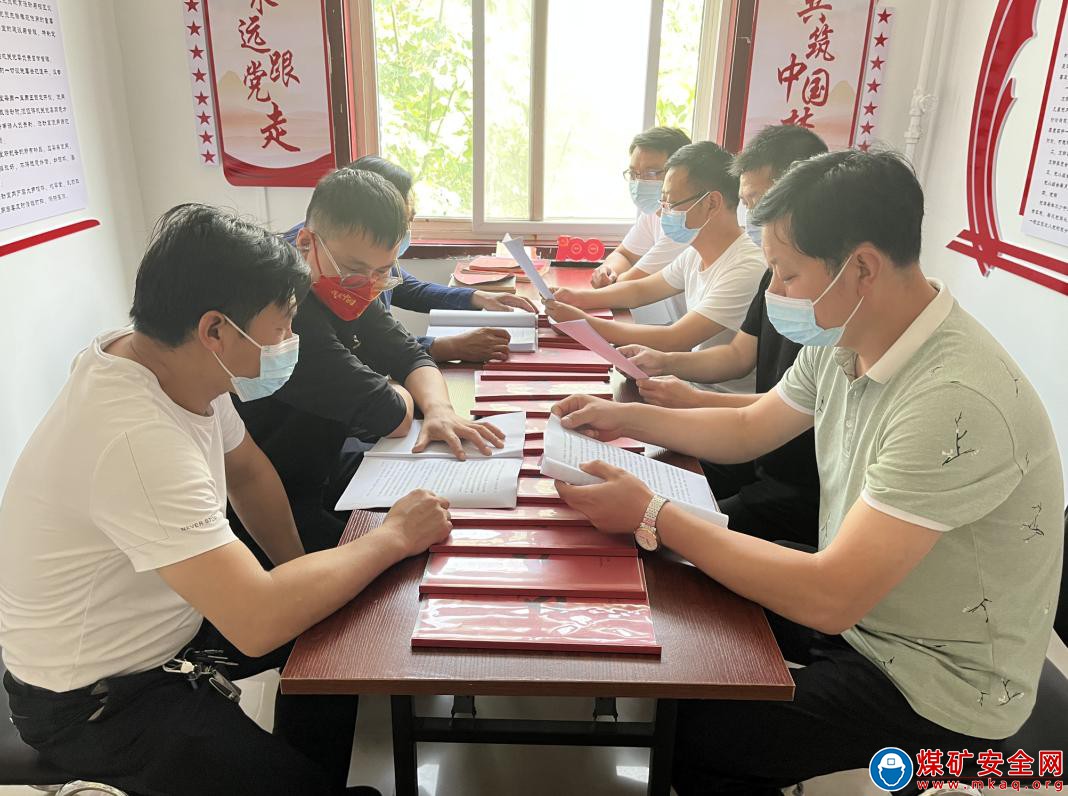  河南能源義煤公司石壕煤礦：深學精神快  貫徹領(lǐng)會實
