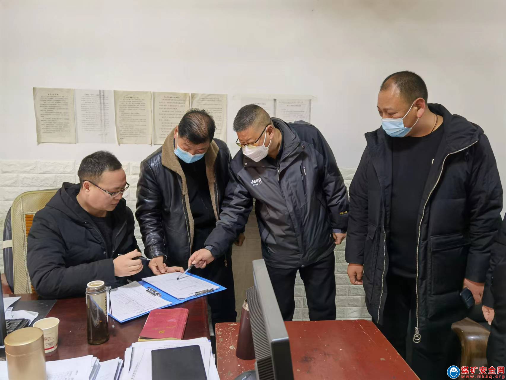河南能源義煤集團石壕煤礦：節(jié)日在崗不松懈