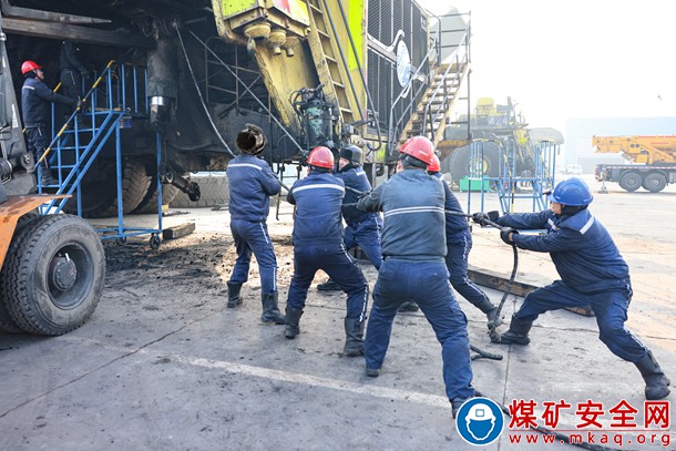 國家能源集團(tuán)準(zhǔn)能公司設(shè)備維修中心夯實(shí)責(zé)任力保安全生產(chǎn)