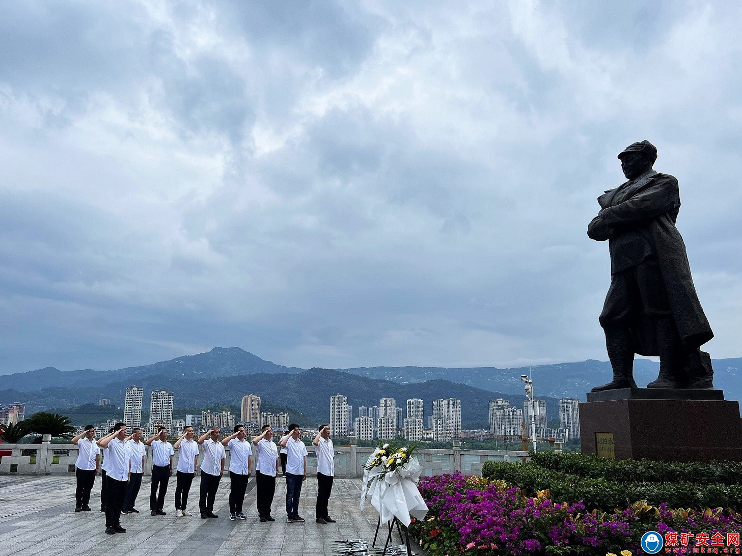 重慶氣礦開州作業(yè)區(qū)組織開展“傳承紅色力量 永葆軍人本色”主題活動(dòng)