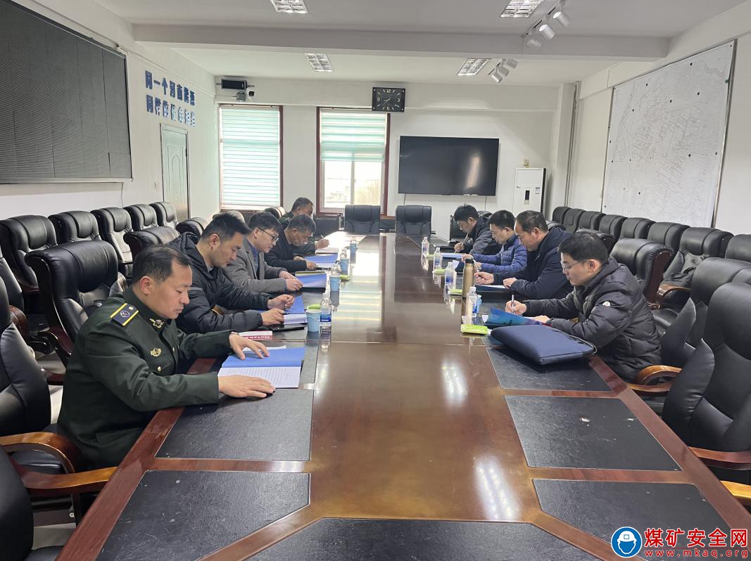 河南煤礦安全監(jiān)察局到石壕煤礦檢查礦山救護(hù)隊質(zhì)量標(biāo)準(zhǔn)化工作