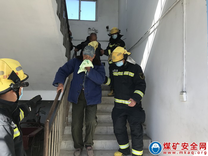 中煤新集公司救護(hù)大隊：敬老行動-開展滅火疏散逃生演練