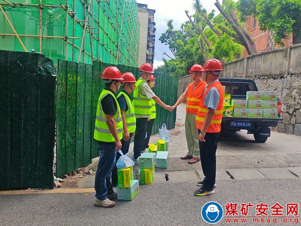 川煤物產(chǎn)攀煤工程建設(shè)分公司：“送清涼”曖人心，辦實(shí)事聚合力